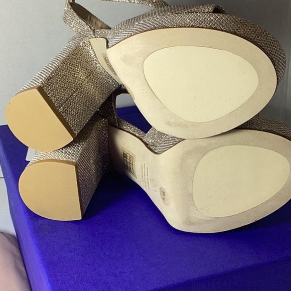 Stuart Weitzman
DAYNA II PLATFORM - Picture 12 of 13